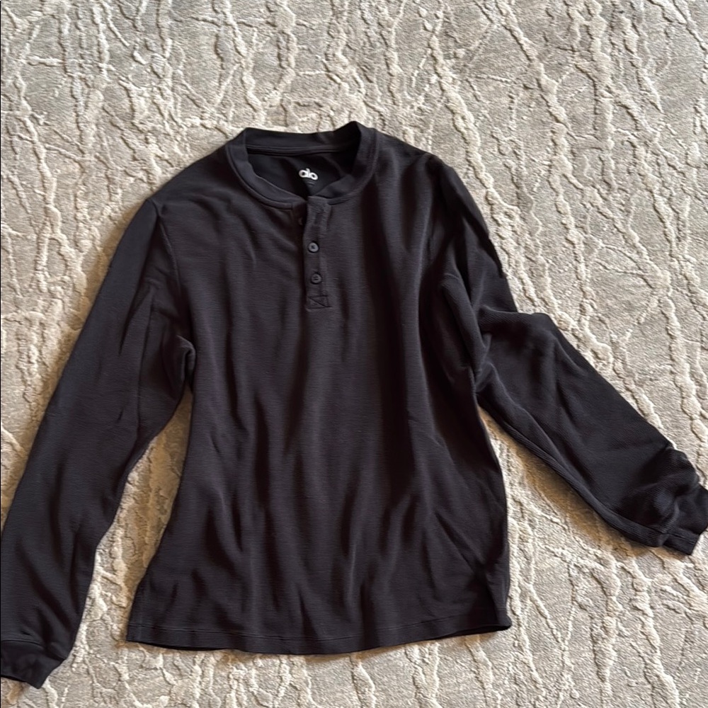 ALO Yoga Men's Black Long Sleeve Shirt